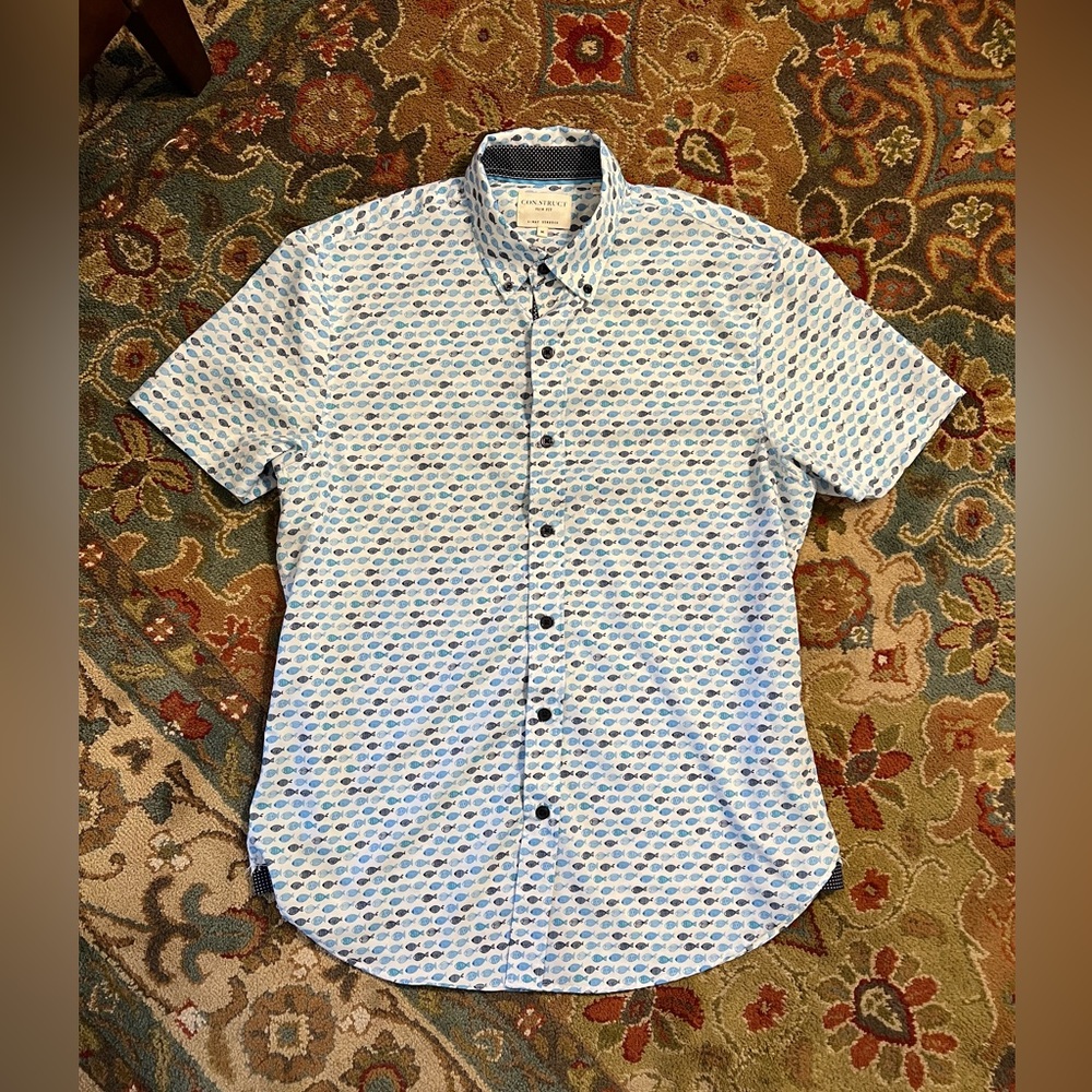 Construct Slim Fit Medium Short Sleeve Fish Pattern Athletic Fabric